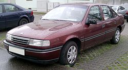 Opel Vectra A s karoserií sedan