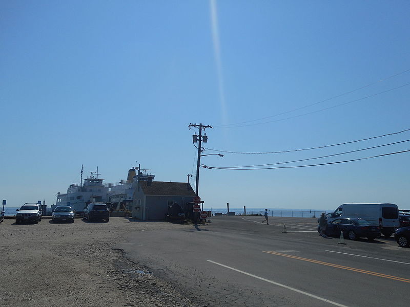 File:Orient Point-New London Ferries from East end of NY 25.JPG