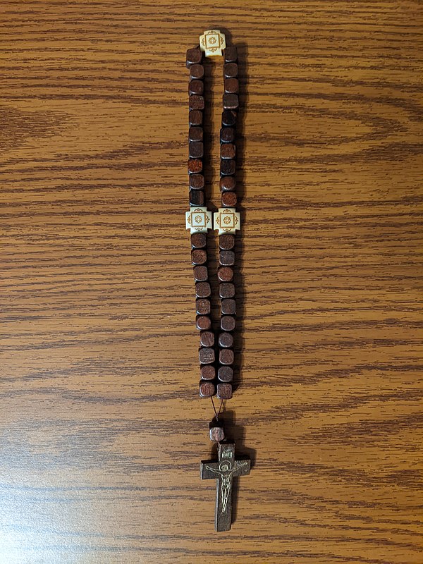 Christian prayer beads called the mequteria may be used to count the 41 Kyrie Eleisons prayed during each fixed prayer time in the Agpeya.