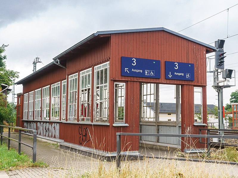 File:Oschatz Bahnhofsplatz 2 Bhf Fussgaengertunnel.jpg