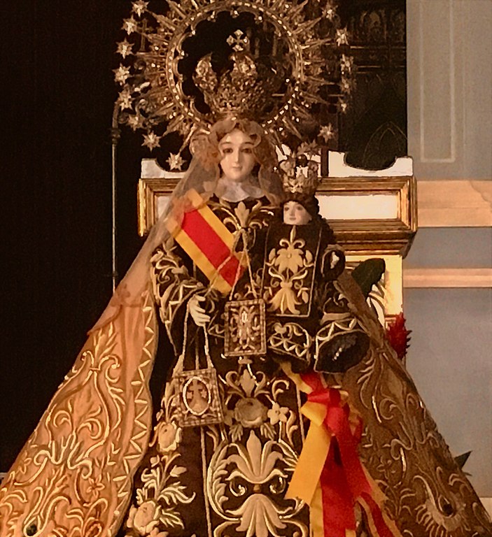 Imagen de la Virgen del Carmen en Manila · LexaWiki74