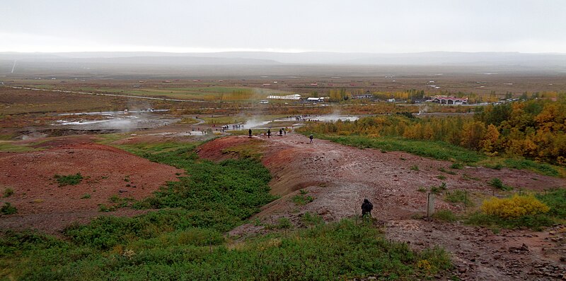 File:Overview of Geysir area 2015-10-07.JPG