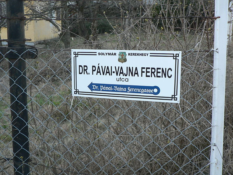 File:Pávai-Vajna Ferenc utca Solymár.JPG