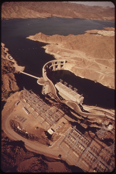 File:PARKER DAM ON THE COLORADO RIVER FORMS THE EASTERN END OF THE 150-MILE METROPOLITAN AQUEDUCT WHICH SUPPLIES DRINKING... - NARA - 548920.tif