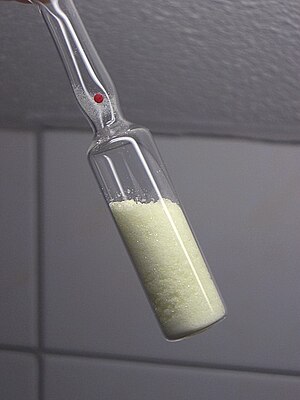 Phosphorus pentachloride ampoule.jpg