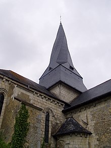 Clocher tors de l'église de Pontigné.