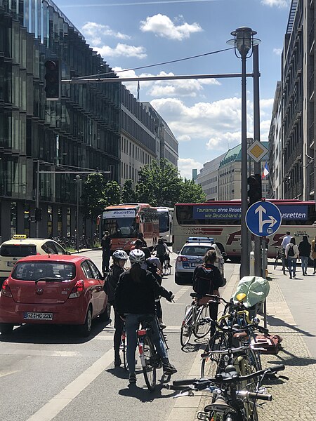 File:Protest-Korso der Busbranche im Mai 2020 in Berlin 23 59 38 147000.jpeg