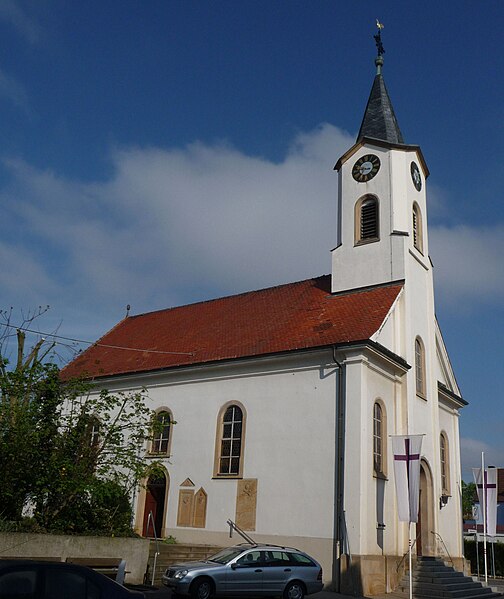 File:Protestantische Kirche Fussgoenheim 01.JPG