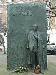 Raoul Wallenberg Memorial Statue, Great Cumberland Place, London Raoul Wallenberg memorial London.jpg