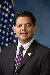 Raul Ruiz, officiellt porträtt, 113th congress.jpg