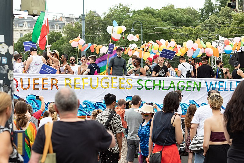 File:Regenbogenparade Europride 2019 Wien 25.jpg