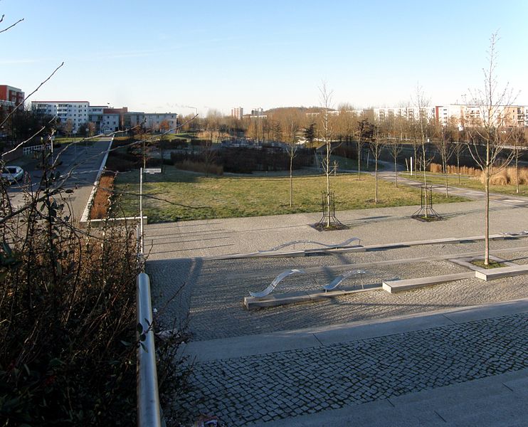 File:Regine-Hildebrandt-park (1) 2012-01-15 AMA fec.jpg