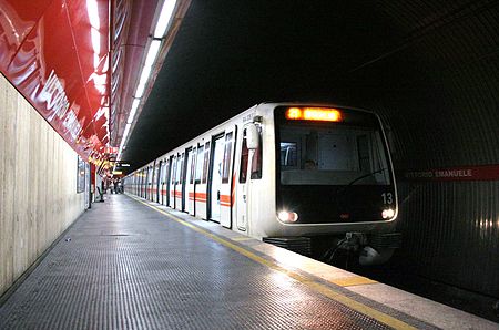 Tàu_điện_ngầm_Roma