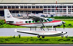 Cessna 208 com flutuadores