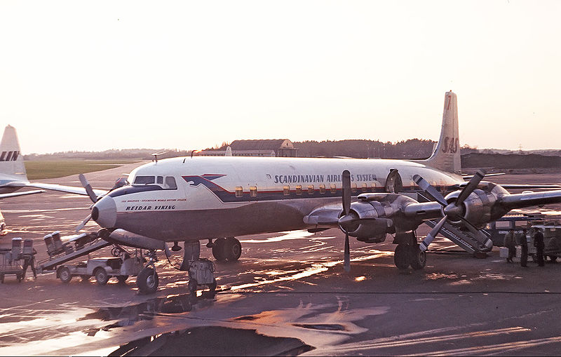 File:SAS DC-7C LN-MOE 2.jpg