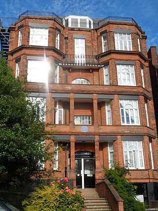 <span class="mw-page-title-main">Netherhall Gardens</span> Street in London
