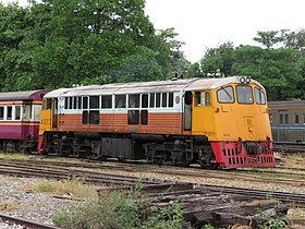 旧塗装の4013号機 クルンテープ駅にて