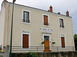 Saint-Jean-en-Val - Mairie école.jpg