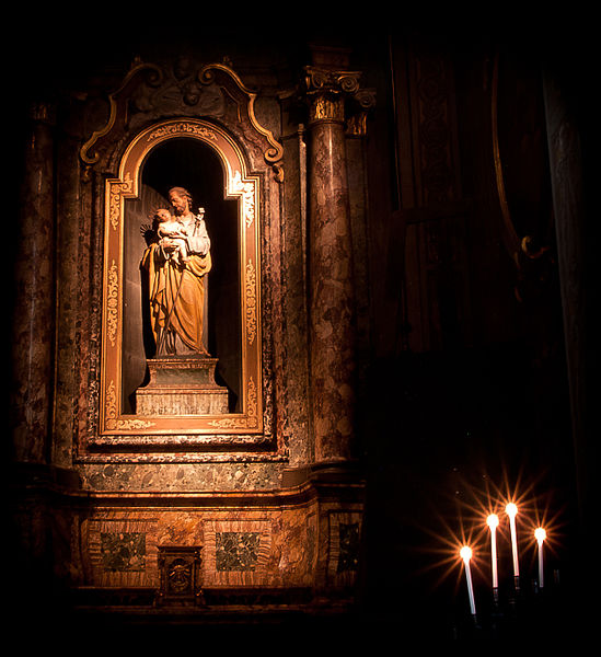 File:Santi Bartolomeo e Gaetano, interior, Saint Joseph statue (Bologna).jpg