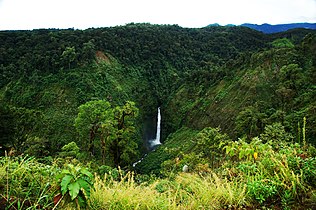 Sarapiqui river waterfall. Costa Rica.jpg