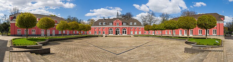 File:Schloss-Oberhausen-Innenhof-Pano-2015.jpg