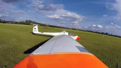 Податотека:Segelflugzeug - Start und Landung (2x).webm