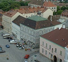 The historical Sgraffitohaus Sgraffitoretz.jpg