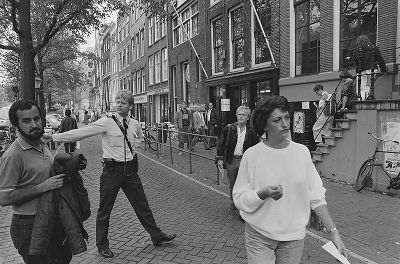 File:Sharanski bezoekt Anne Frankhuis ontruiming Anne Frankhuis in verband met bomm, Bestanddeelnr 933-7740.jpg