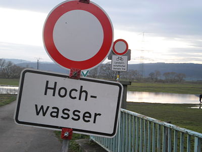 A road sign in the valley of river Lahn after floods in December (taken on 6 December 2015)