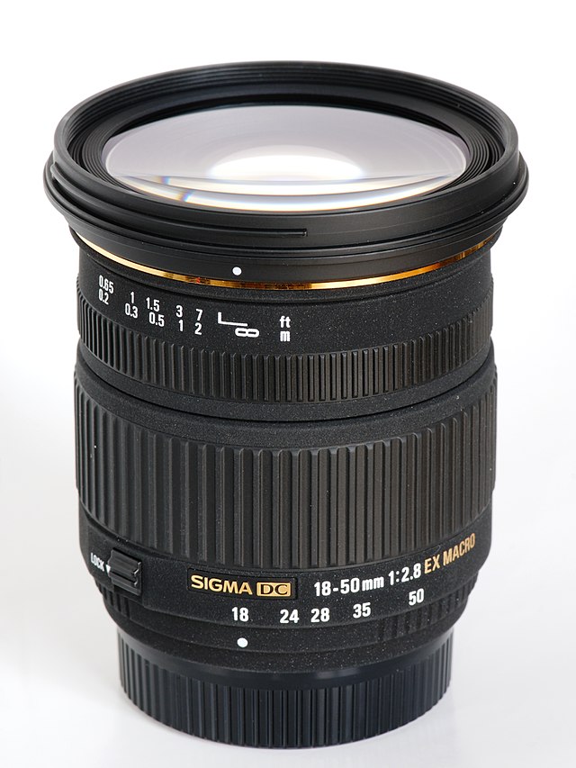 File:Sigma 18-50mm f2.8 EX DC Macro.jpg - Wikipedia