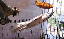 SpaceShipOne im National Air and Space Museum in Washington D.C. zwischen der Spirit of Saint Louis und der Bell X-1 Glamorous Glennis