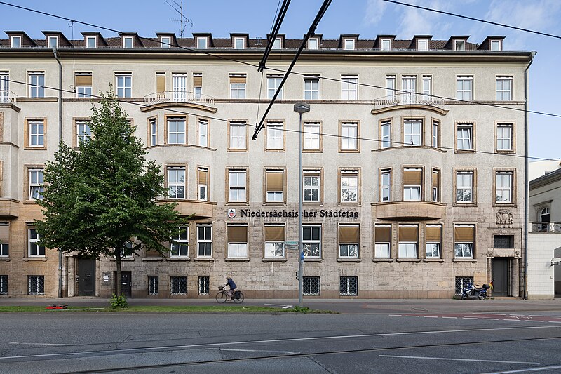 Bernhard Caspar 800px-Staedtetag_office_building_Prinzenstrasse_Hanover_Germany_03c