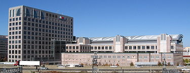 UBS Investment Bank's offices in Stamford, Connecticut. When the building opened it featured the largest trading floor ever built. StamfordCTUBSNorthAmericanHQ11112007.jpg