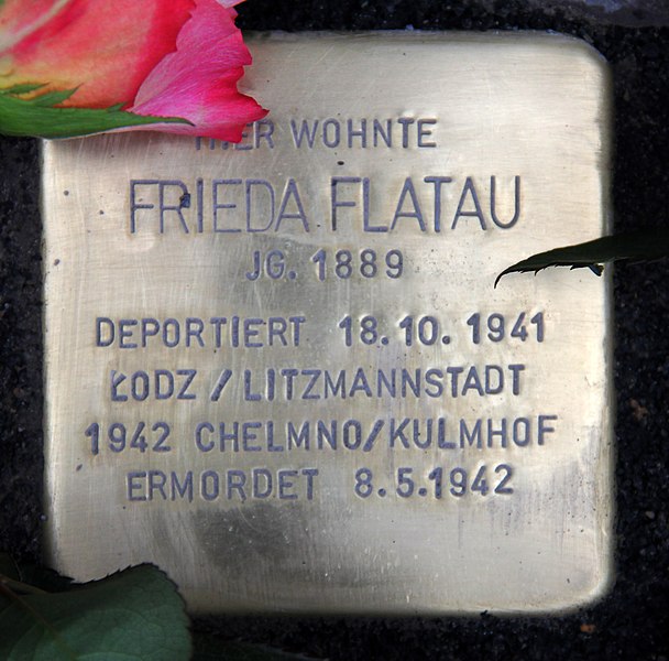 File:Stolperstein Nürnberger Str 49 (Schön) Frieda Flatau.jpg