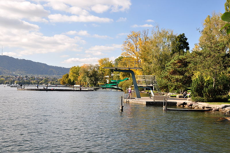 File:Strandbad Tiefenbrunnen 2011-10-14 14-36-00.JPG