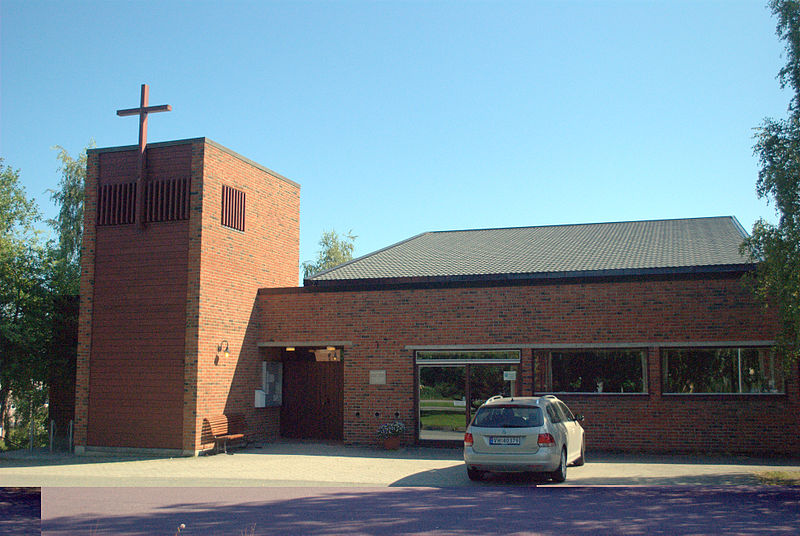 File:Strindheim kirke (Trondheim) 01.jpg