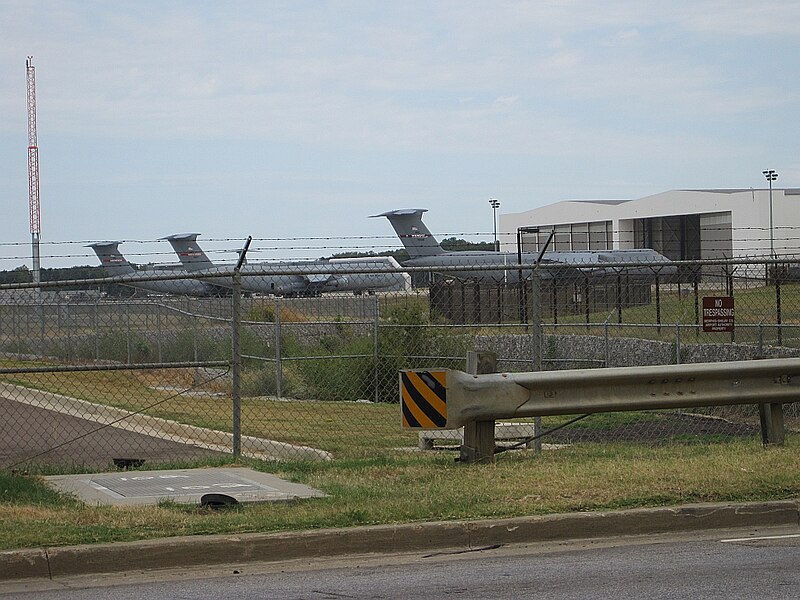 File:TANG 164th airlift Wing Swinnea Rd at E Shelby Dr Memphis TN 01.jpg