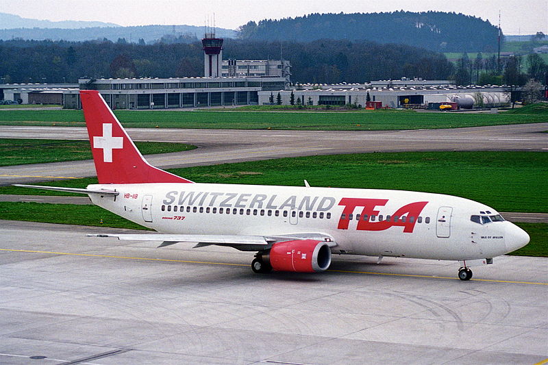 File:TEA Switzerland Boeing 737-300; HB-IIB@ZRH;15.04.1995 (4905465575).jpg