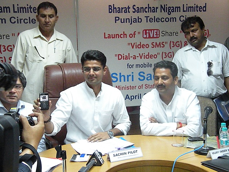 File:The Minister of State for Communications and Information Technology, Shri Sachin Pilot launching the BSNL's Live Share Service, at Chandigarh on April 10, 2011.jpg