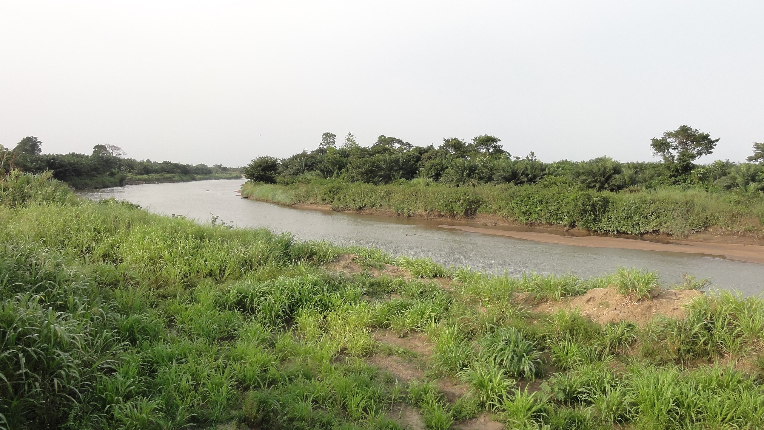 File:The Mono border river from the - - Wikimedia Commons