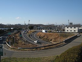 所沢インターチェンジ料金所付近。遠景に富士山が見える。国道463号歩道橋より2014年1月撮影