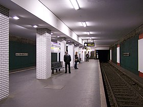 Illustrativt billede af artiklen Kaiserin-Augusta-Straße (Berlin underground)