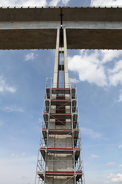 File:Unstruttalbruecke-Sept2010-3.jpg