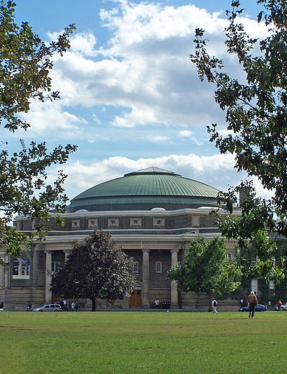 How to get to Convocation Hall with public transit - About the place