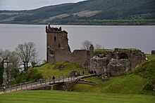 Slika:Urquhart_Castle_2017-05-22.jpg