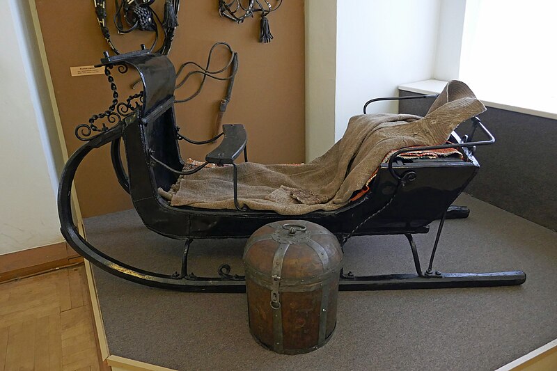 File:Valday Town Museum-Sled.jpg