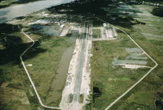 <span class="mw-page-title-main">Vinh Long Airfield</span> Airport