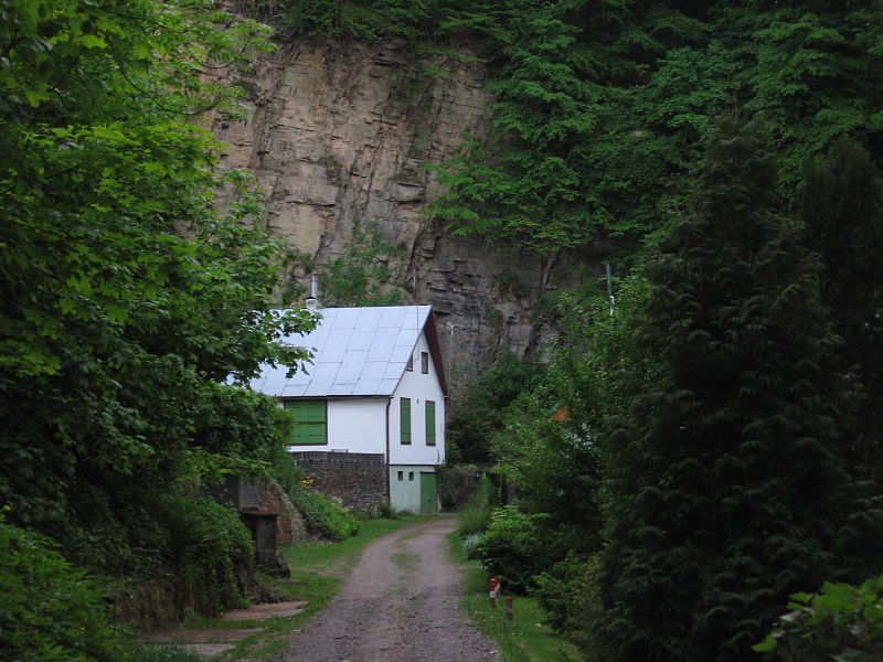 File:Vstup do rokle - panoramio.jpg