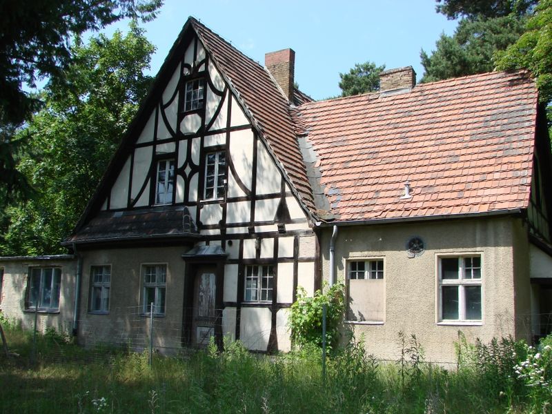 File:Wilhelmshorst, Heidereuterweg 13.jpg