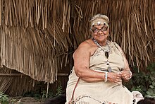 Vrouw in Wampanoag village.jpg